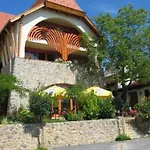 Bagolyvar Panzio 3* Pécs