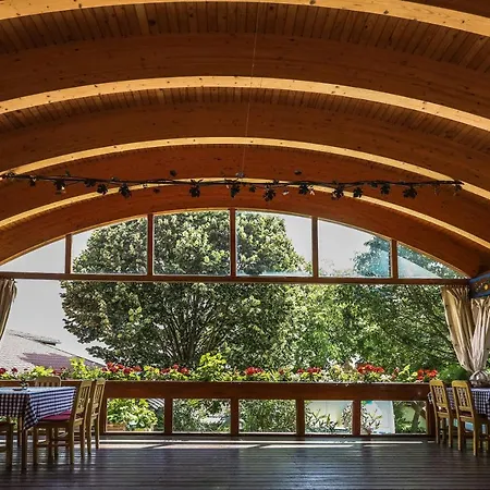 Alojamento de Acomodação e Pequeno-almoço Bagolyvár Panzió