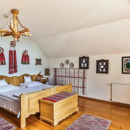 Bagolyvar Panzio Bed and Breakfast 3*