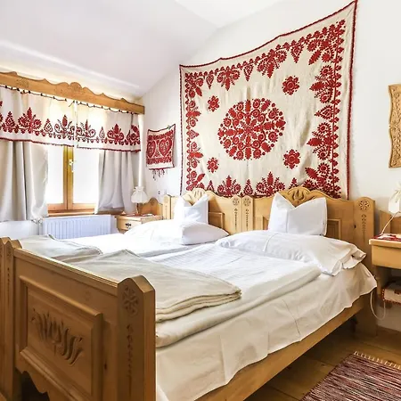 Bagolyvar Panzio 3* Πετς