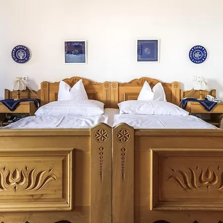 Alojamento de Acomodação e Pequeno-almoço Bagolyvár Panzió 3*