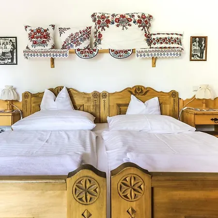 Bagolyvar Panzio Bed & Breakfast