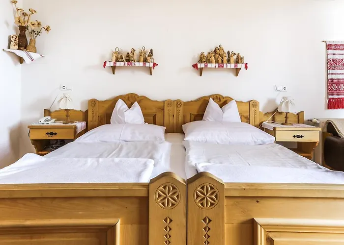 Bagolyvar Panzio 佩奇